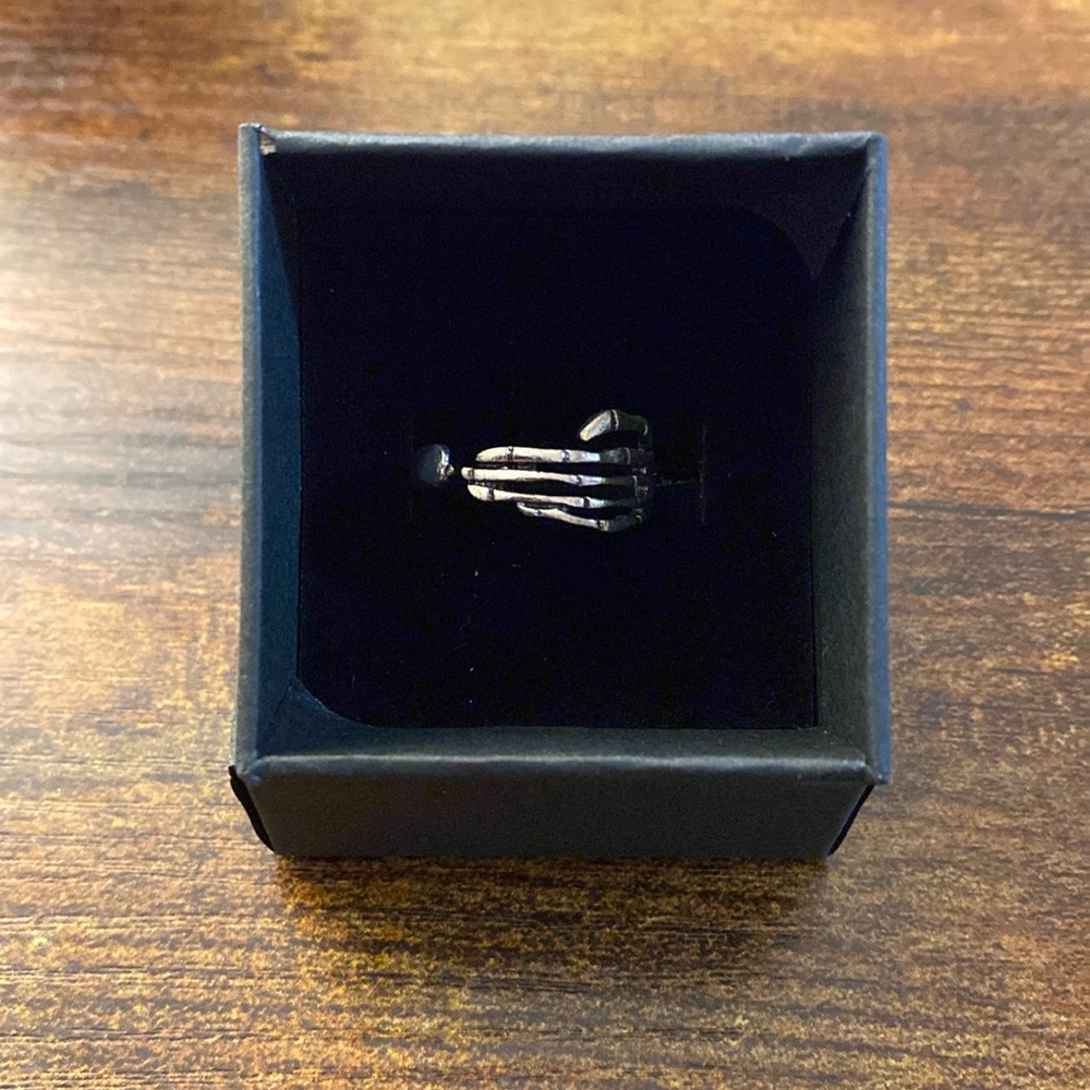 Skeleton Hand Ring